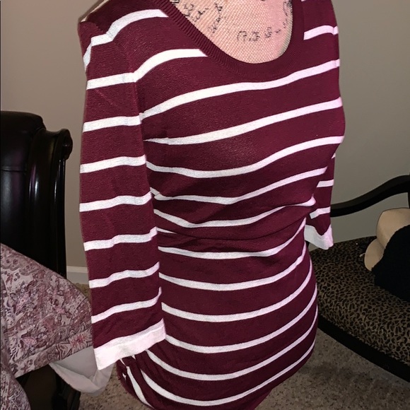 Juniors Ruched Ribbed Collar Pullover - Picture 4 of 7